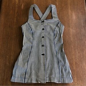 Bill Tornade top; XS; used; excellent condition.